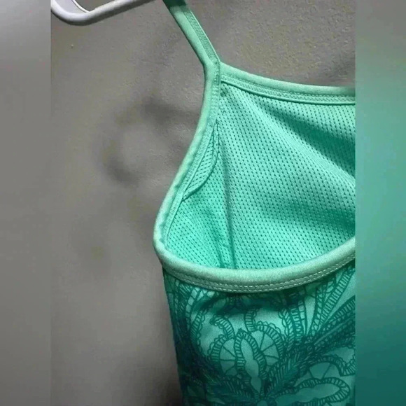 LIKE NEW | Athleta Women’s Harmonious Tank Top | Green | Size XS - Picture 10 of 11